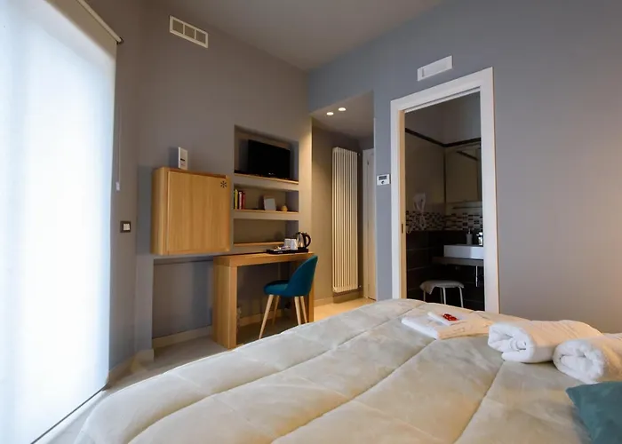 לינה וארוחת בוקר Un Al Belvedere 4*