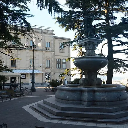 לינה וארוחת בוקר Un Al Belvedere אנה
